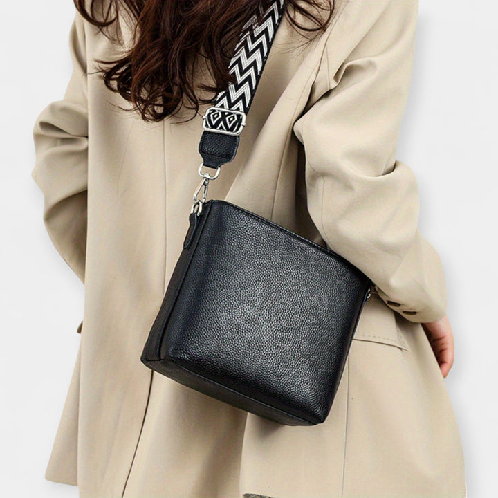 Lightweight Crossbody Shoulder Bag With Adjustable Strap